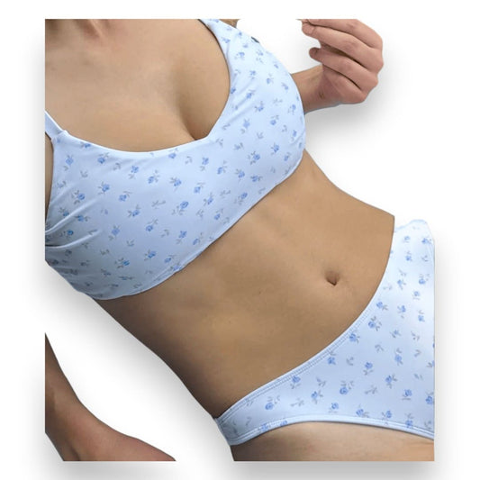 BIKINI BLANC AVEC FLEURS BLEU NEUF MODEL BLOSSOM NICKY ALISON SWIMWEAR X-SMALL