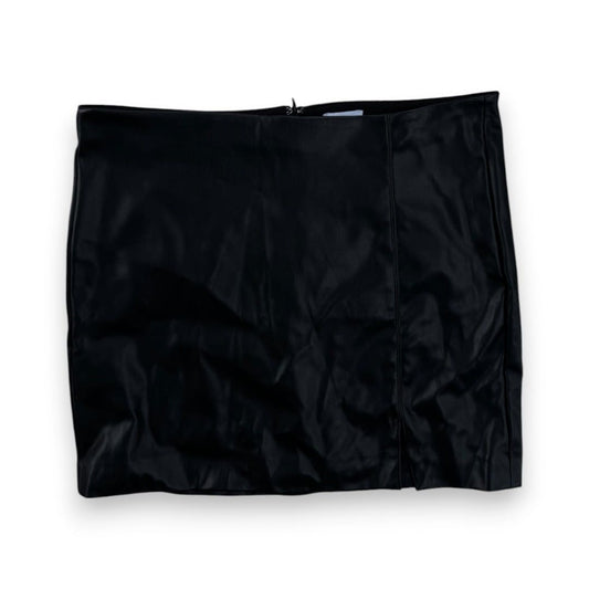 JUPE NOIRE FAUX CUIRE DEFROST LARGE