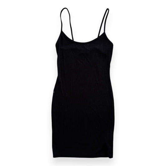 ROBE NOIRE MOULANTE LIGNÉ URBAN OUTFITTERS X-SMALL